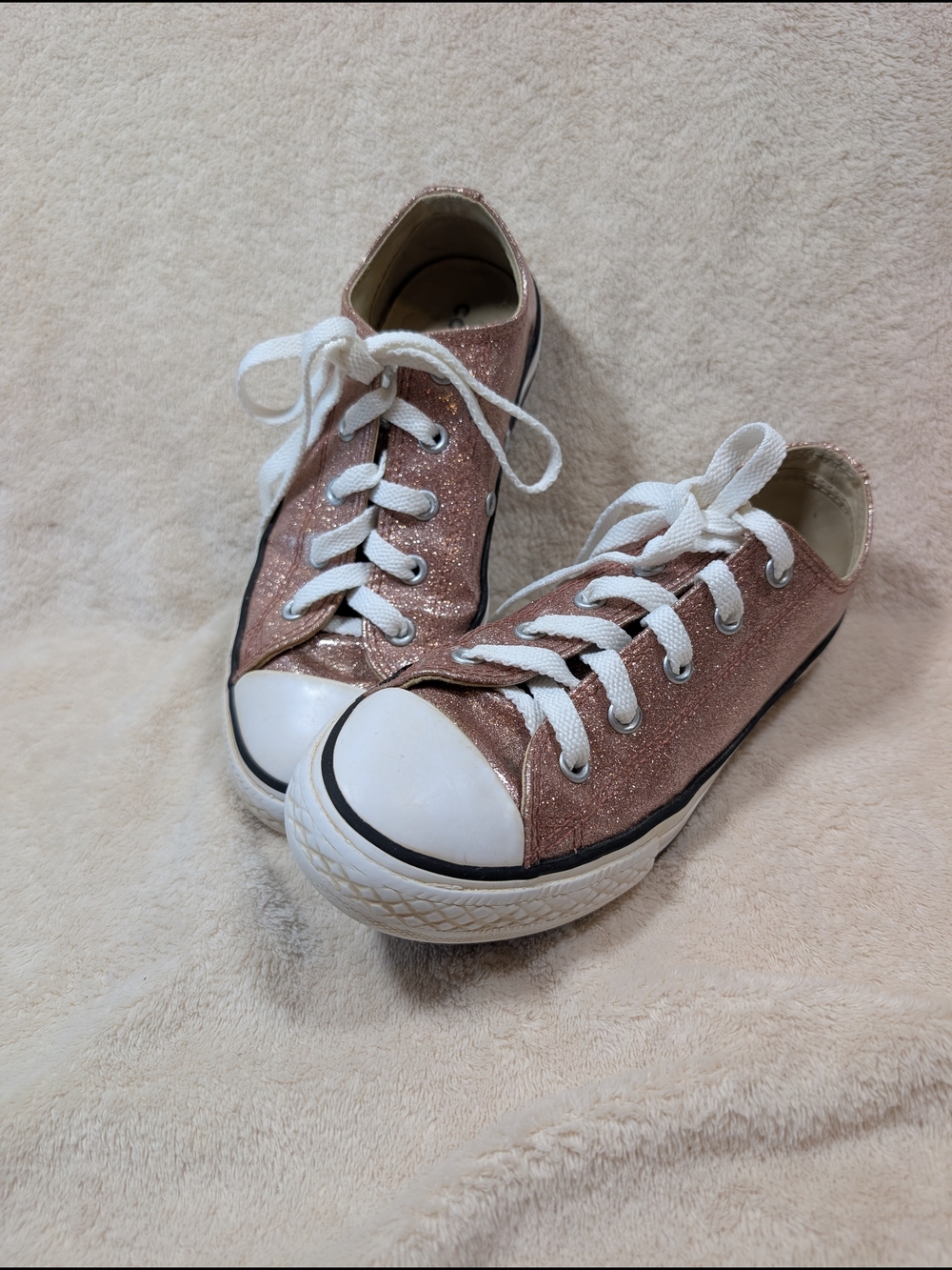 Converse Chuck Taylor All Star Glitter Pink Low Top Sneakers Kids Size 2